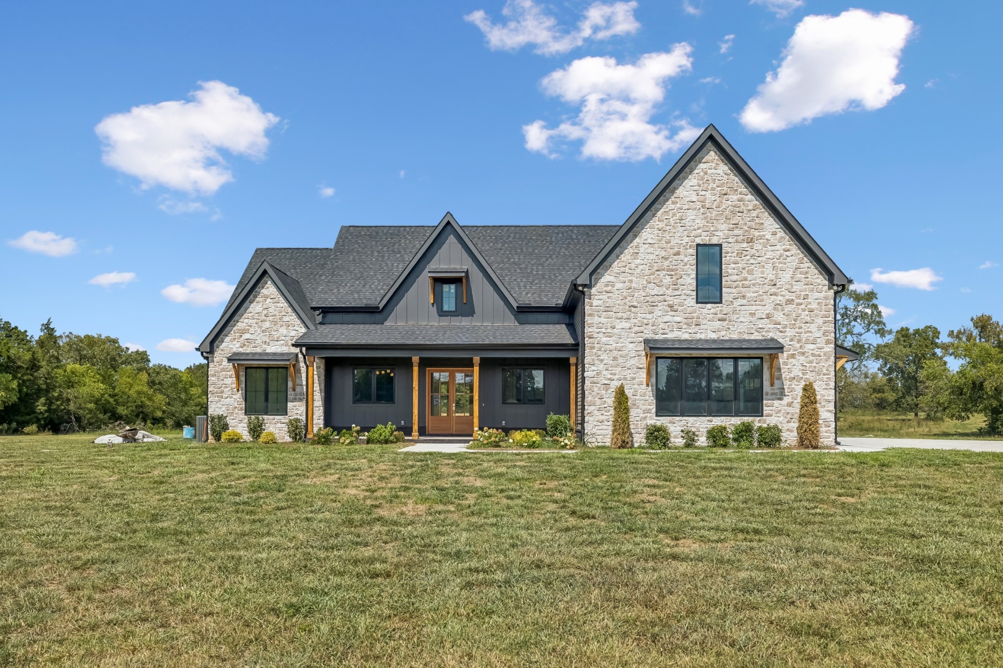 Photo of Listing #3592561