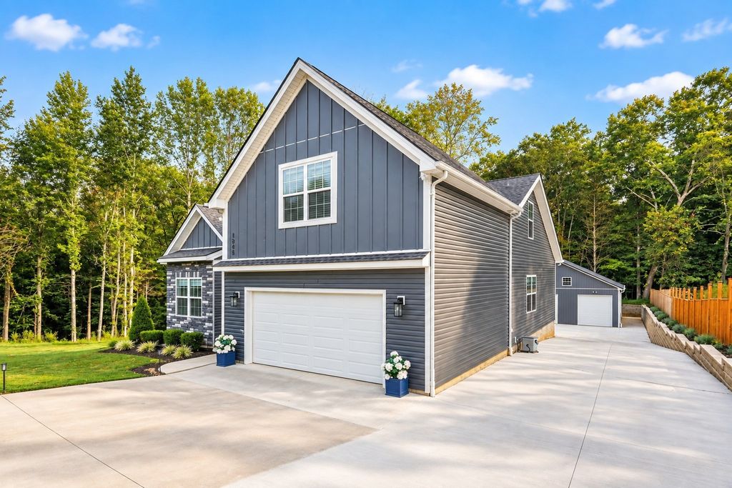 1845 Dinsmore Rd, Clarksville