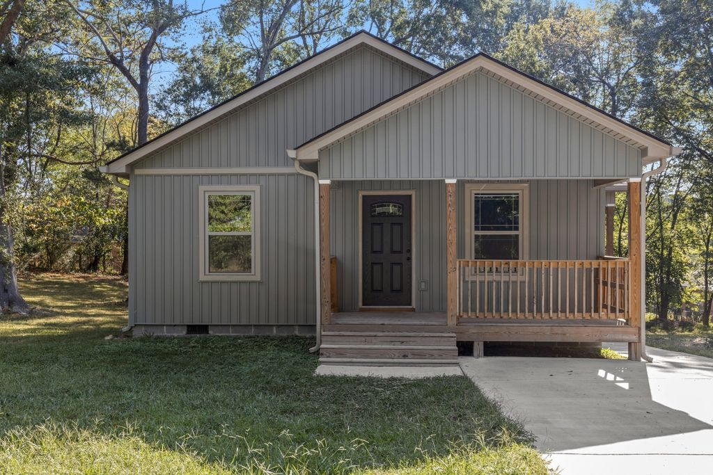 205 Cavender Street, La Fayette