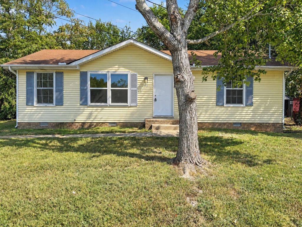 573 Bridgette Dr, Clarksville
