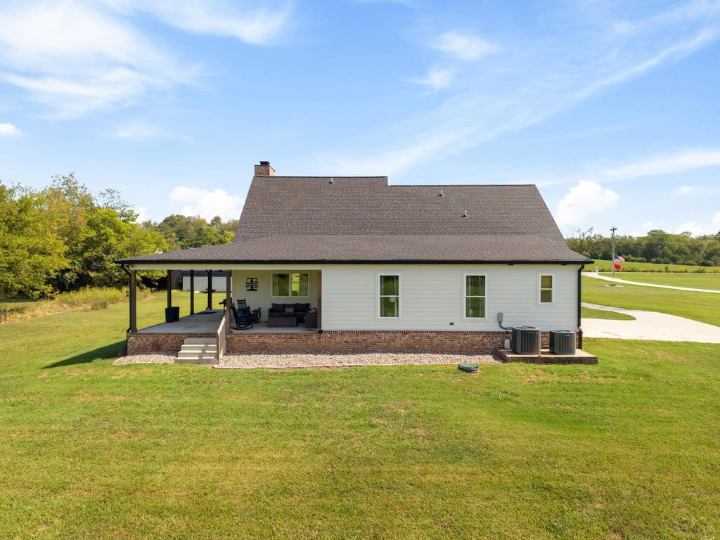 1271 Rock Springs Rd, Bethpage