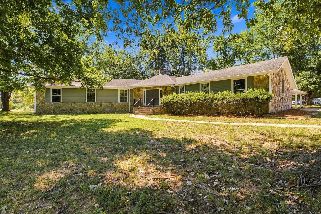 200 Graystone Dr, Gallatin