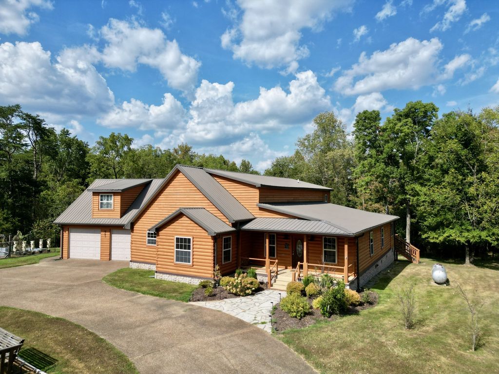 945 Canyon Run Rd, Lewisburg