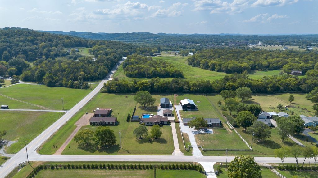 6385 Lampkins Bridge Rd, College Grove