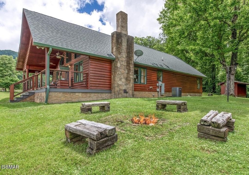 3424 Sugar Camp Circle, Pigeon Forge