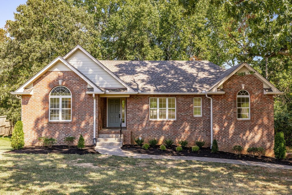3005 Lana Ln, Greenbrier