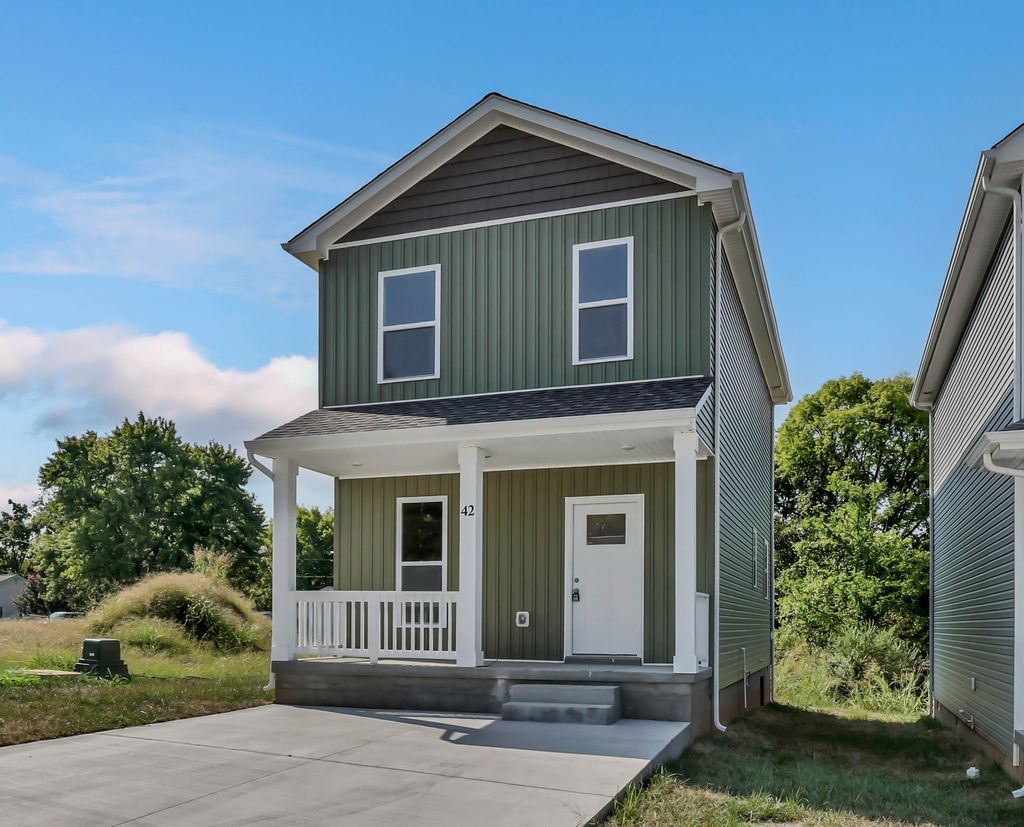 42 Dixon Dr, Clarksville