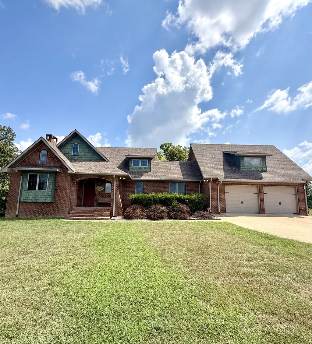 44 Westside Rd S, Lawrenceburg