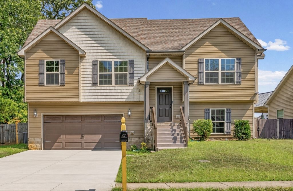 449 Cyprus Ct, Clarksville