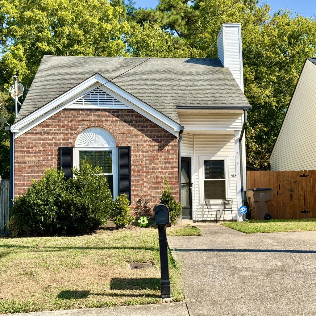 704 Maple Pl, Nashville