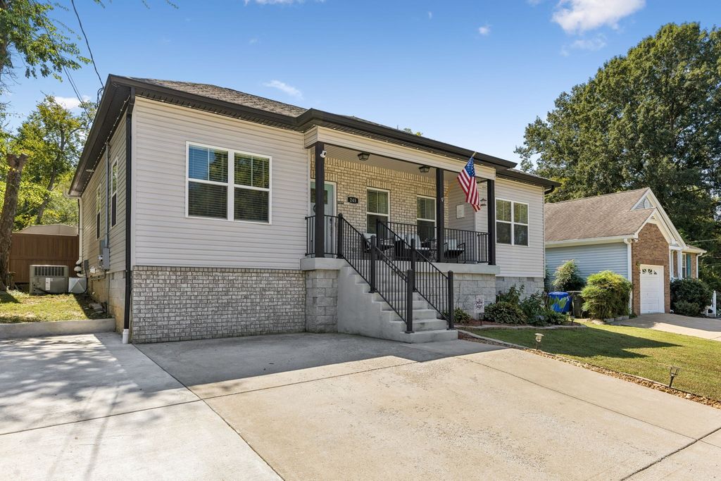 245 Valley Dr, Columbia
