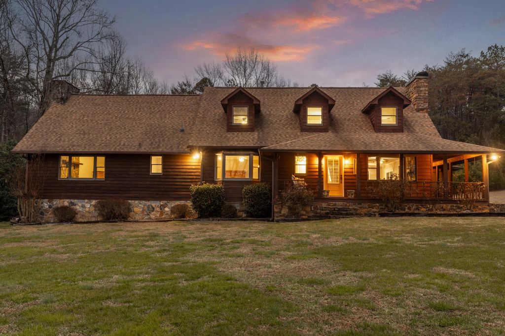 446 Jamestown Road, Menlo