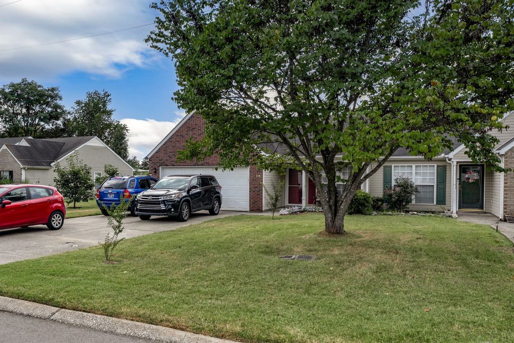 718 Dellwood Dr, Smyrna