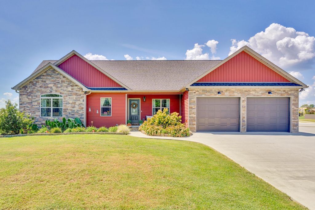 84 York Road, La Fayette