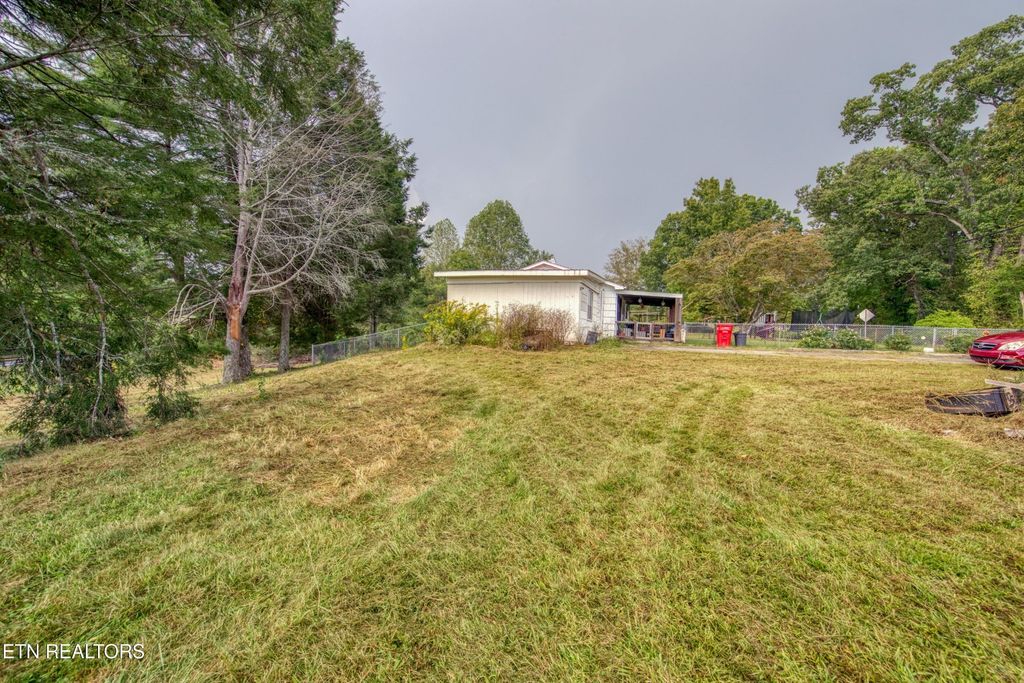 111 Raymond Bingham Rd, Oakdale