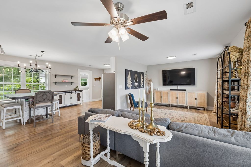 6782 Woodbury Pike, Murfreesboro