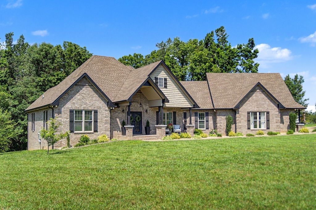 76 Maggie Lena Ln, Lafayette