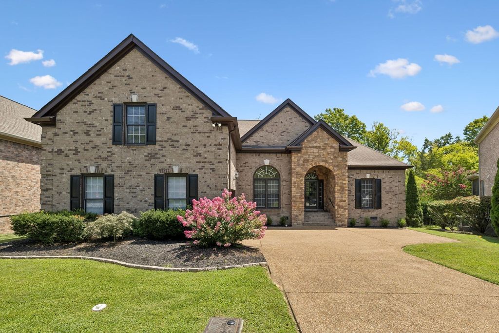 425 Caledonian Ct, Nashville
