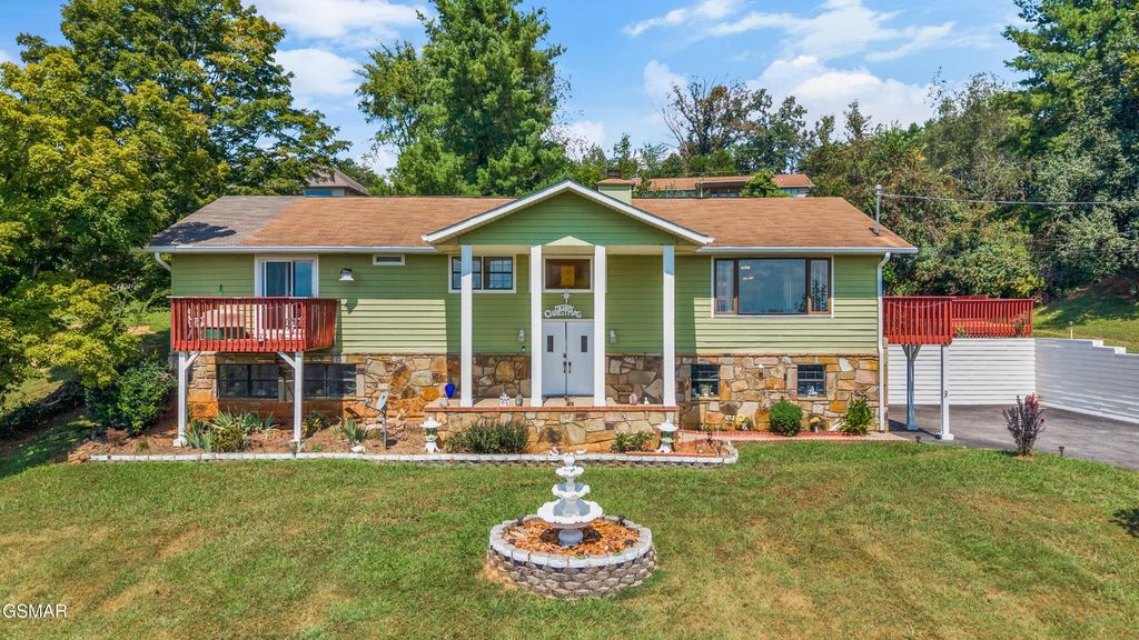 378 White Oak Circle, Kodak