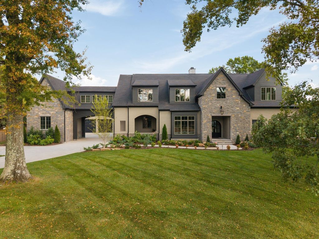 226 Williamsburg Cir, Brentwood