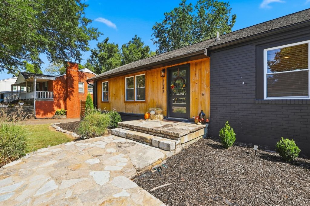 2543 Woodberry Dr, Nashville