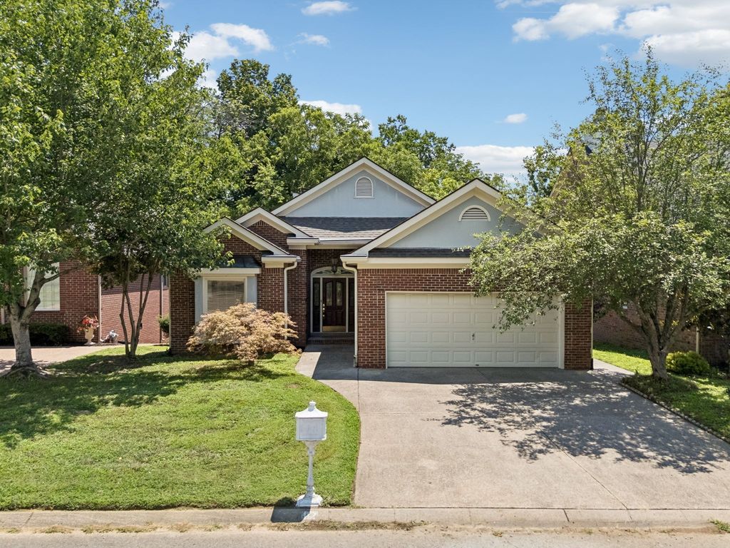 112 Chuzzlewit Down, Brentwood