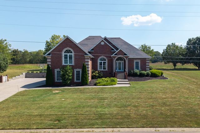 1015 Fairways Dr, Greenbrier