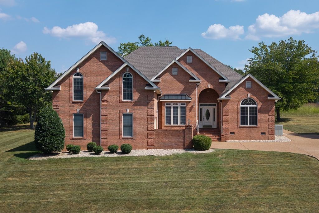1019 Fairways Dr, Greenbrier