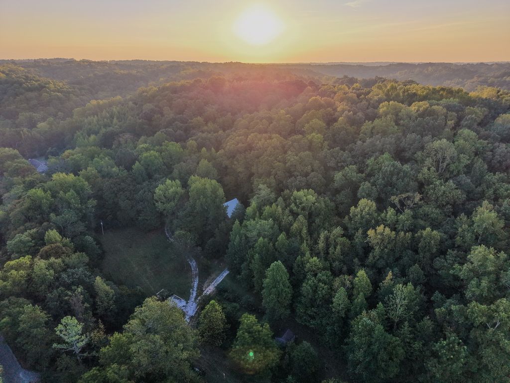 360 Long Branch Rd, Lawrenceburg