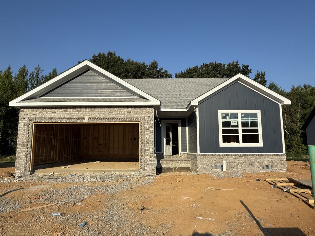 376 Hereford Farms, Clarksville