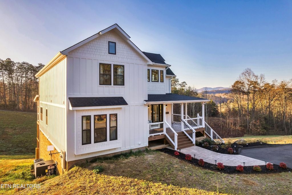 1121 Levi Glenn Court, Sevierville
