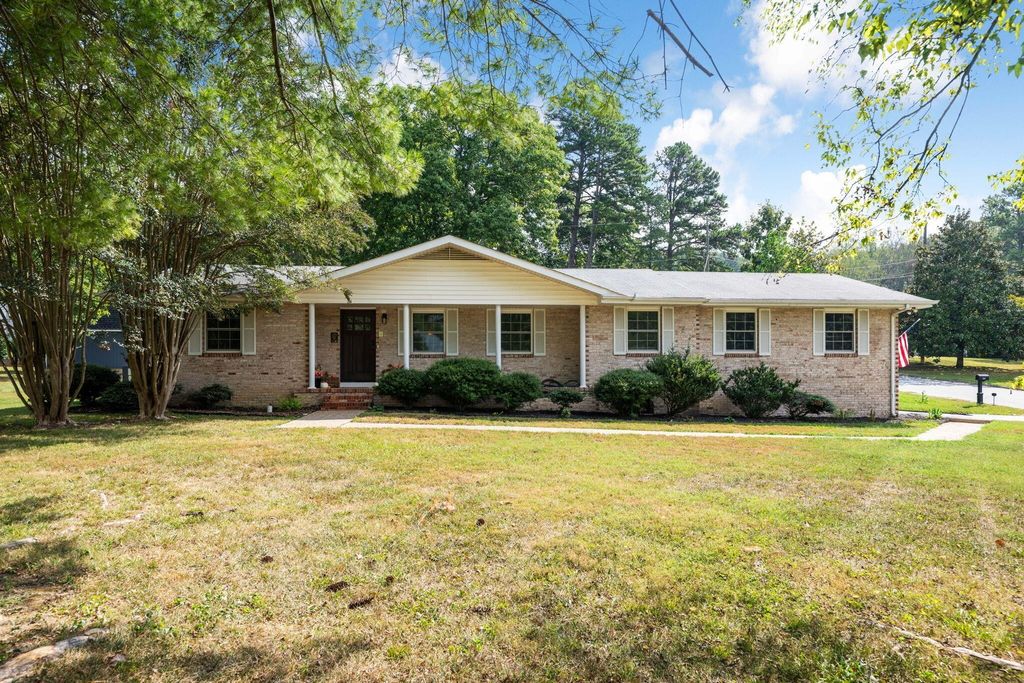 2130 Colonial Parkway Drive, Chattanooga