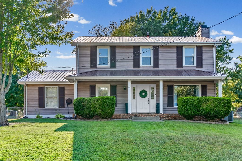 910 Poppy Drive, Clarksville