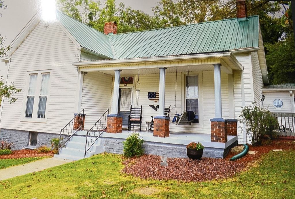 316 E College St, Pulaski