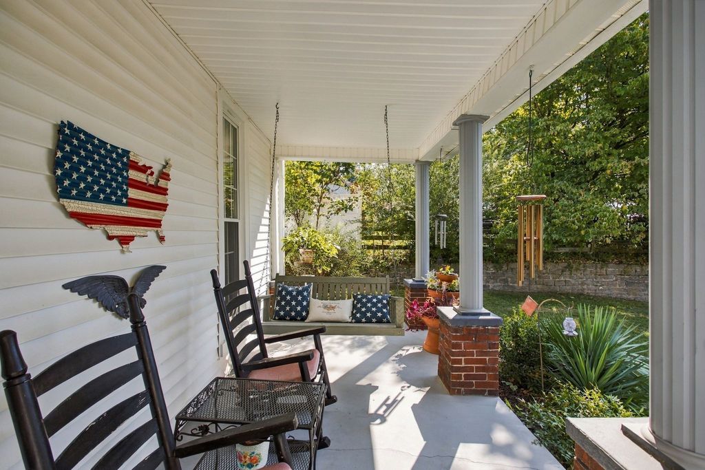 316 E College St, Pulaski