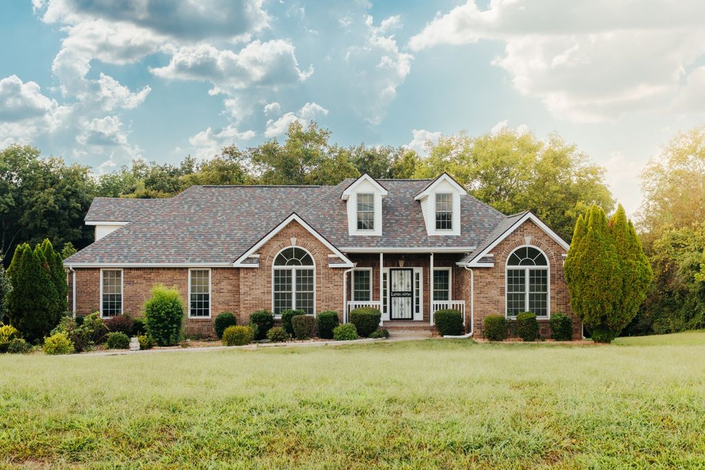 878 Countrywood Dr, Adams