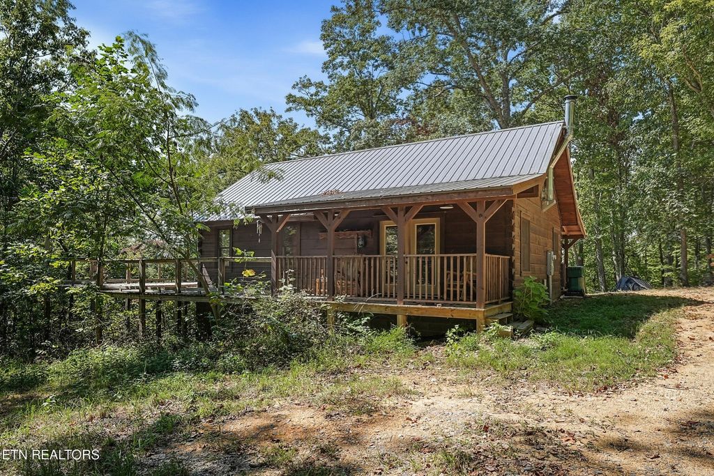 450 Pleasant Hill Cemetery Lane, Gainesboro
