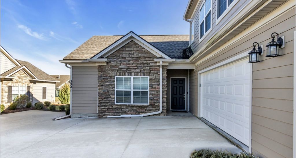 2341 Stonecenter Ln, Murfreesboro