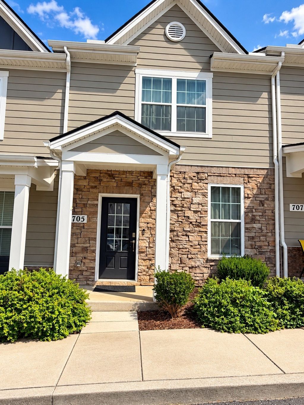 705 Dallas Dr, Columbia
