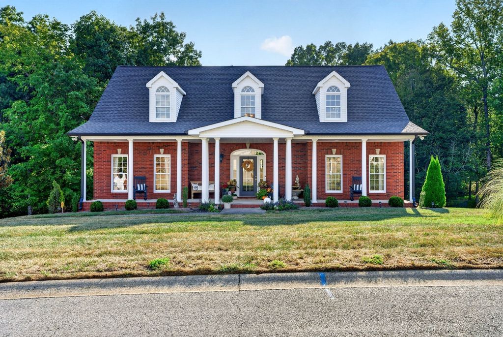 942 S Ridge Trl, Clarksville
