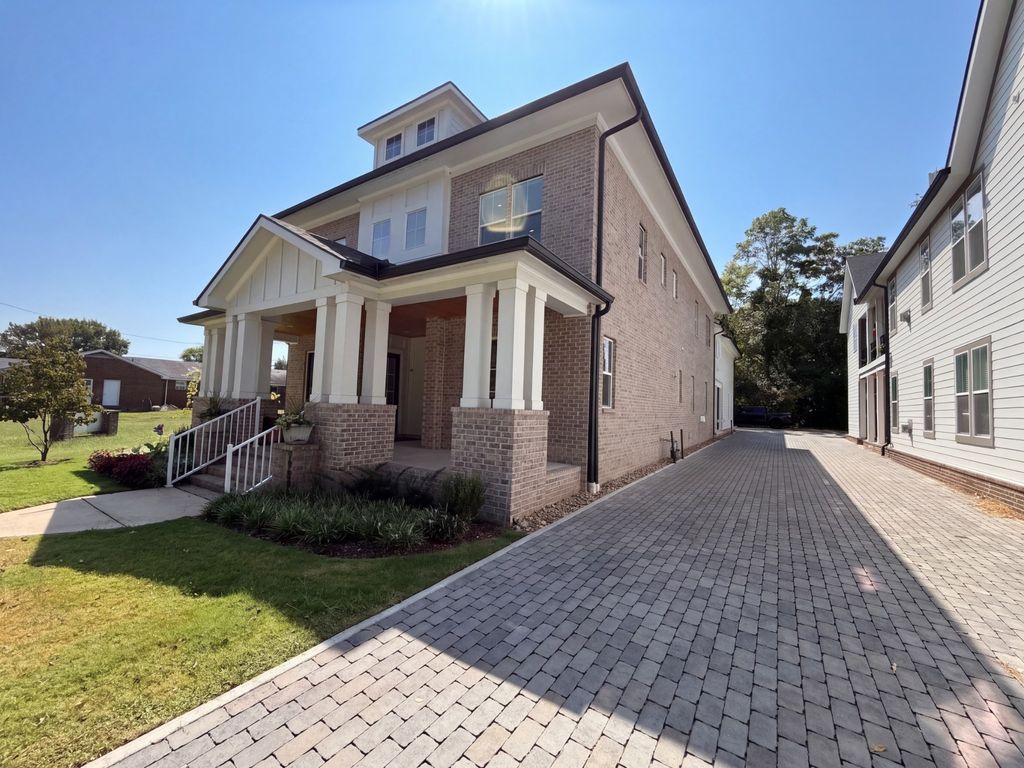 207 Fairground St 102, Franklin