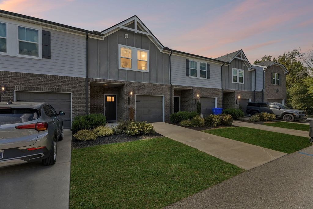 1017 Mckee Ct, Columbia