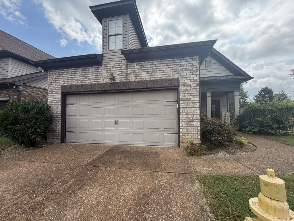 100 Trenton Ln, Hendersonville