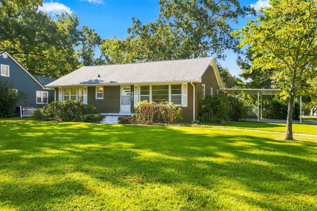 207 Sunset Dr, Tullahoma