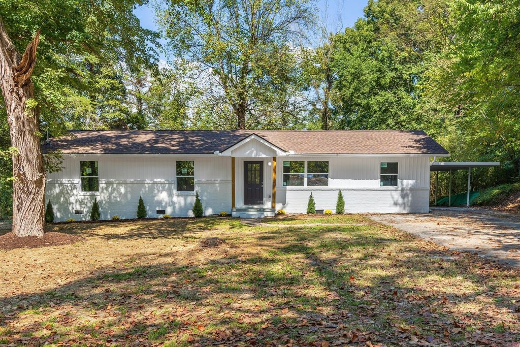 7455 Moses Road, Hixson