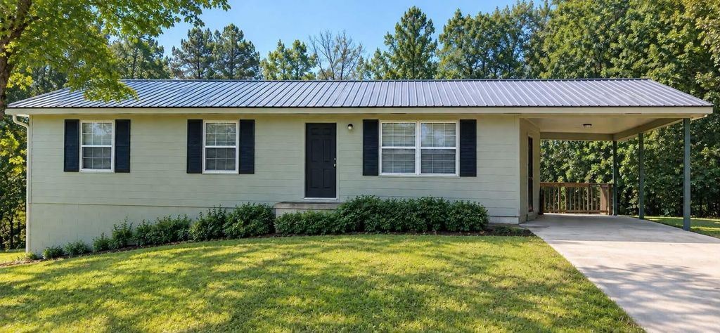 1333 Fernwood Drive, La Fayette
