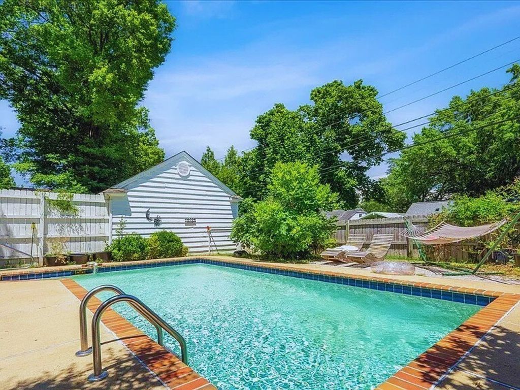816 Charles Pl, Memphis