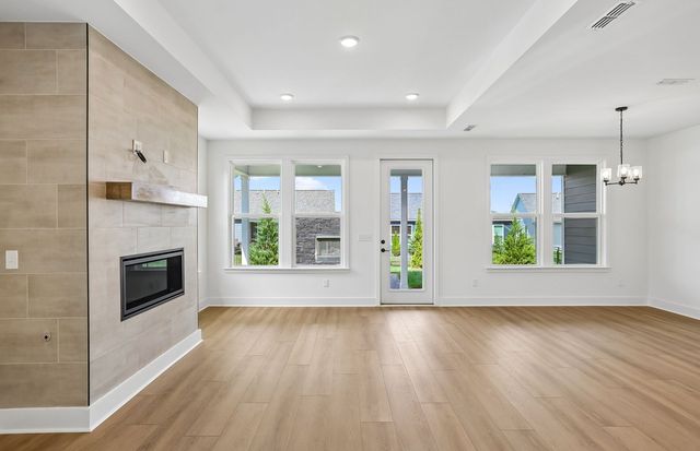 909 Bur Oak Road, Lebanon