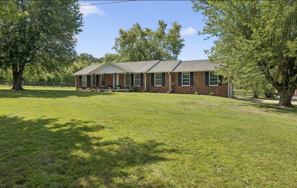 920 Clearview Rd, Cottontown