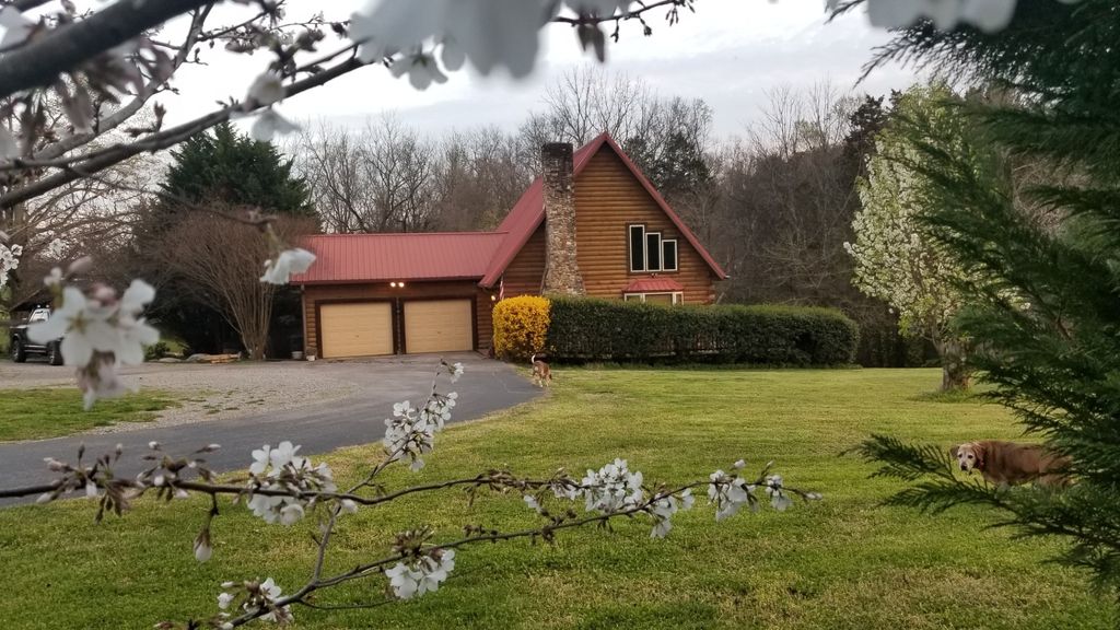 598 County Road 405, Madisonville